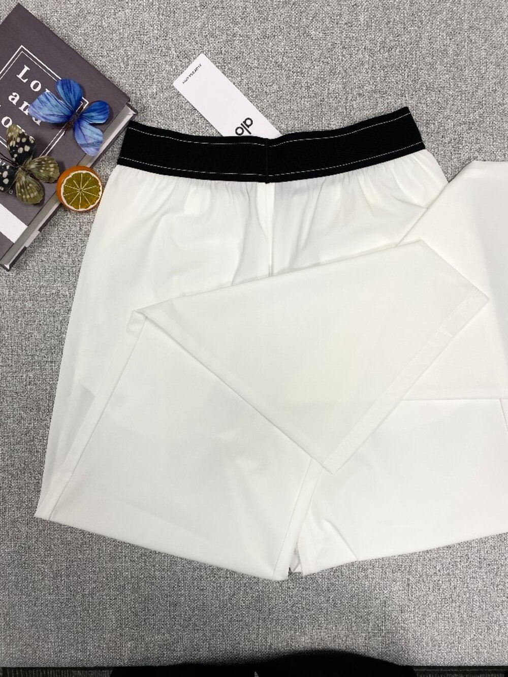 đ¤ALO Yoga Suit Up Trouser Wide Leg PantsđComfortable| White/Black|30â Inseam - Picture 6 of 9